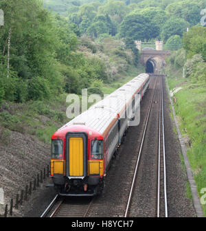 Gatwick Express Class 442 Wessex Electric auf der BML Stockfoto
