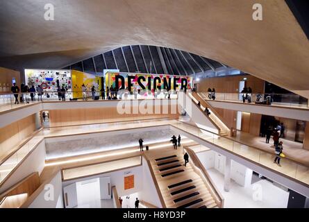 Einen Überblick über den Innenraum des neuen Design-Museum in Kensington, London. Stockfoto