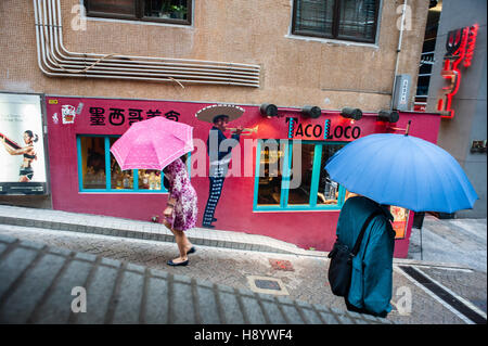 Hong Kong, 2013, die die Gegend westlich von Central Hong Kong Island enorm in den letzten 20 Jahren verändert hat. Stockfoto