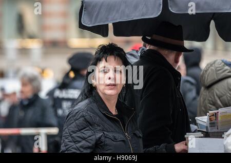 München, Bayern, Deutschland. 9. April 2016. Marion B., ein bekannter Aktivist mit rechtsextremen Gruppen wie Pegida sowie Neonazi Gruppen wie sterben, Rechte und die militanten III. Weg, worden als in Untersuchungshaft wegen des Verdachts des Mordes an ihrer Mutter im Gesetz offenbart. Der Mord geschah angeblich in Schwabing, ein Landkreis München © Sachelle Babbar/ZUMA Draht/Alamy Live News Stockfoto