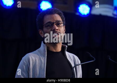 London, England, Vereinigtes Königreich. 17. November 2016. Lautsprecher Hugo Pierre von Unison Aufforderung an die Regierung Investitionen in Bildung und ein Ende der Kürzungen bei den Emmanuel Centre, Westminster, London, UK. Bildnachweis: Siehe Li/Alamy Live News Stockfoto