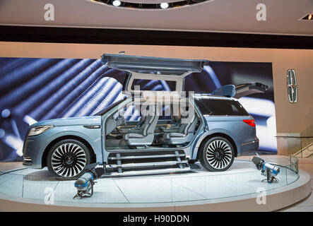 Detroit, USA. 9. Januar 2017. Der Lincoln Navigator Concept Car auf dem Display auf der North American International Auto Show. © Jim West/Alamy Live-Nachrichten Stockfoto