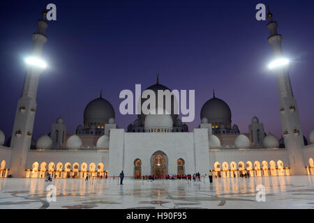 Sheikh Zayed Moschee in Abu Dhabi, Vereinigte Arabische Emirate Stockfoto
