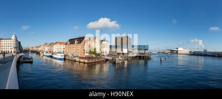 Panorama der innere Hafen von Kopenhagen mit Nyhavn und dem Opernhaus, Kopenhagen, Dänemark Stockfoto