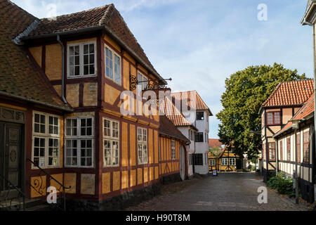 Straße und traditionell gebaute Häuser in der Stadt von Faaborg, Dänemark Stockfoto