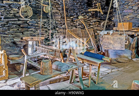 Das Ethnographische Museum in der mittelalterlichen Haus Svan Familie mit erhaltenen Möbel und andere Interieur-details Stockfoto