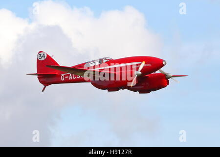 Vintage de Havilland DH.88 Comet Racing Flugzeug getroffen, um die Luft im Old Warden Stockfoto