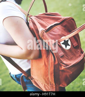 Frau Reisen Bagpacker Wochenende entspannen Konzept Stockfoto