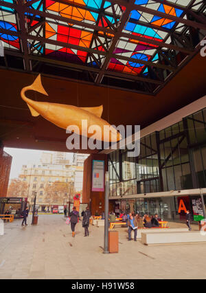 Chile, Santiago, Blick auf das Centro Cultural Gabriela Mistral. Stockfoto