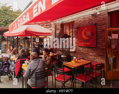 Chile, Santiago, Barrio Bellavista, Blick auf den Patio Bellavista. Stockfoto