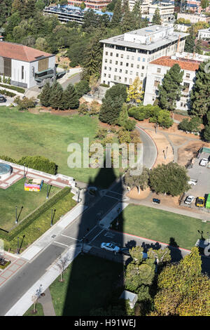 Der Schatten des Campanile in Berkeley, Kalifornien Stockfoto