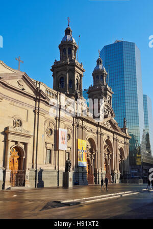 Chile, Santiago, Blick auf die Plaza de Armas und die Kathedrale. Stockfoto