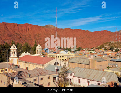 Bolivien, Potosi Department Sud Chichas Provinz, Tupiza, erhöhten Blick auf die Kathedrale Nuestra Senora De La Candelaria. Stockfoto