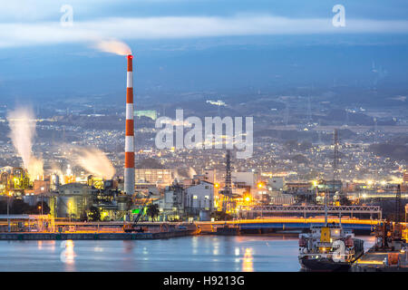 Japan-Industrie Fabrik aus Shizuoka Präfektur mit Berg Fuji Hintergrund Stockfoto