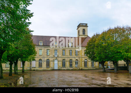 Die Abbaye Saint-Leonard in Corbigny, in Nièvre, Burgund, Frankreich Stockfoto