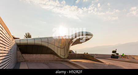 BERGSTATION DER HUNGERBURGBAHN HYBRID STANDSEILBAHN, ENTWORFEN VON ZAHA HADID, HUNGERBURG, INNSBRUCK, TIROL, ÖSTERREICH Stockfoto