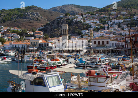 Marina und dem Pier auf der Hydra-Insel, Griechenland. Stockfoto