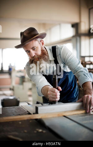 Tischler Craftmanship Zimmerei Handwerk Holz Workshop-Konzept Stockfoto