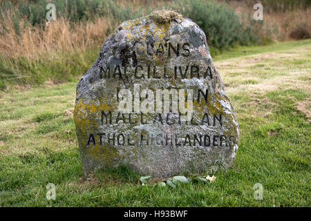 Schlacht von Culloden Clan Memorial Stein Marker (Clans MacGillivray, MacLean, MacLaghlan). Stockfoto