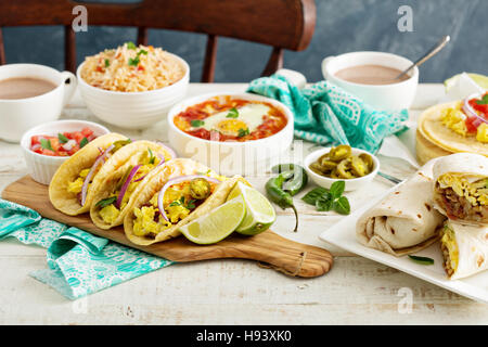 Frühstück Tacos mit Eiern Stockfoto