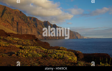 Klippen am Faro de Teno, Buenovista, Teneriffa, Spanien Stockfoto