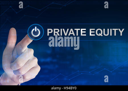 Doppelbelichtung Business hand klicken Sie auf private-Equity-Knopf mit unscharfen Hintergrund Stockfoto