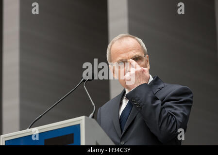 Sankt Petersburg, Russland - 28. Mai 2015.  Fünfte St. Petersburg International Legal Forum. Vorstandsvorsitzender der konstitutionellen Court Valery Zorkin während der Stockfoto