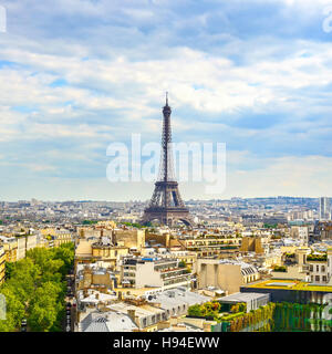 Eiffel-Turm Wahrzeichen, Blick vom Arc de Triomphe. Stadtbild von Paris. Frankreich, Europa. Stockfoto