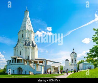 Der Blick auf Christi Himmelfahrt Kirche in Kolomenskoje Kirchen eines der ersten Zeltdach Stein in Russland Stockfoto