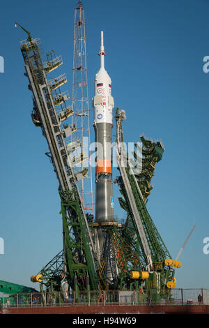 Die russische Sojus-Rakete und Sojus MS-03 Raumschiff sitzt auf dem Kosmodrom Baikonur Launch Pad in Vorbereitung auf die Mission der NASA internationale Raumstation Expedition 50-51 14. November 2016 in Baikonur, Kasachstan. Stockfoto