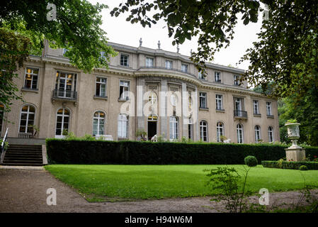 Berlin. Deutschland. Haus der Wannsee-Konferenz, Denkmal und pädagogische Website. Stockfoto