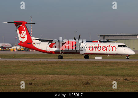 Stuttgart, Deutschland – 31. Oktober 2016: Airberlin, Bombardier Dash Q400 am Stuttgarter Flughafen Stockfoto