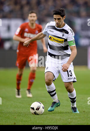 Mönchengladbach, Deutschland. 19. November 2016. Mönchengladbach Lars Stindl in Aktion während der deutschen Fußball-Bundesliga-Fußball-match zwischen Borussia Moenchengladbach und 1. FC Köln im Borussia-Park in Mönchengladbach, 19. November 2016. Foto: JONAS GUETTLER/Dpa/Alamy Live News Stockfoto