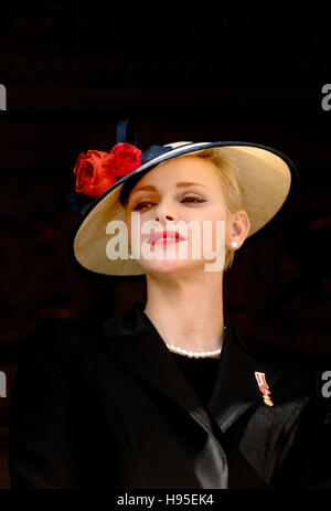 Monte Carlo, Monaco. 19. November 2016. Monte-Carlo, 19.11.2016 Prinzessin Charlene Members der fürstlichen Familie besuchen der nationale Tag von Monaco auf dem Fürstenpalast in Monte Carlo RPE/Albert Nieboer/NETHERLANDSOUT/Point de Vue, Foto: Rpe/Albert Nieboer/Royal Europa/RPE/Dpa/Alamy Live Pressenews Stockfoto