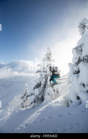 Skifahrer nehmen Spaß auf das Skigebiet von Saint-Gervais-Les-Bains Stockfoto