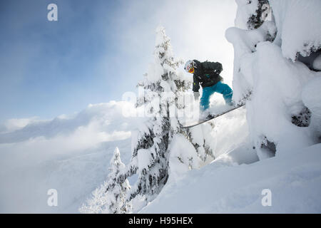 Snowboarden das Pulver auf das Skigebiet von Saint-Gervais-Les-Bains Stockfoto