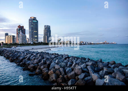 Miami Beach Florida, South Pointe SoFi, Anlegesteg, Atlantik, Hochhaus-Wohnanlagen, Skyline, FL161113012 Stockfoto