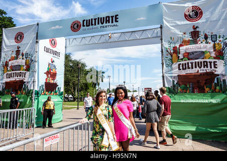 Miami Florida, Bayfront Park, Chipotle Culte Festival, Vorderseite, Eingang, Schönheitsköniginnen, Miss Miami Haiti, FL161113054 Stockfoto