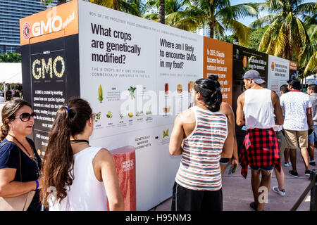 Miami Florida, Bayfront Park, Chipotle Culte Festival, GVO-Ausstellung, genetisch verändert, FL161113069 Stockfoto