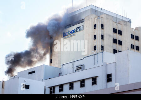 Miami Florida, Jackson Memorial Hospital, Dachbrand, Notfall, FL161113084 Stockfoto