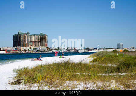 Destin Florida USA militärische Strand auf Okaloosa Island übersieht Destin einen Urlaub resort an der Florida Panhandle und Umgebung uns Stockfoto