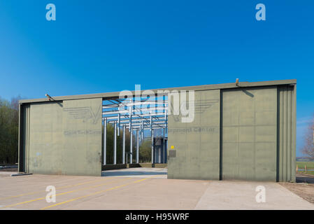 Aufbauend auf dem ehemaligen Militärflughafen Twente in den Niederlanden. Das Gebäude ist jetzt voller Klang Rohre und die Basis ist offen für Menschen Stockfoto