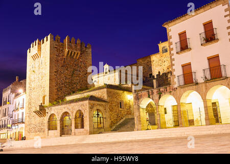 Caceres Plaza Mayor Platz bei Sonnenuntergang in Extremadura Spanien Stockfoto