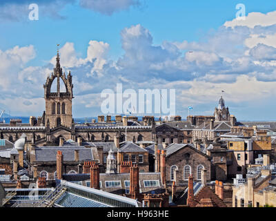 Germany/Deutschland, Lothian, Edinburgh, erhöhten Blick auf die Altstadt mit der St Giles' Cathedral. Stockfoto