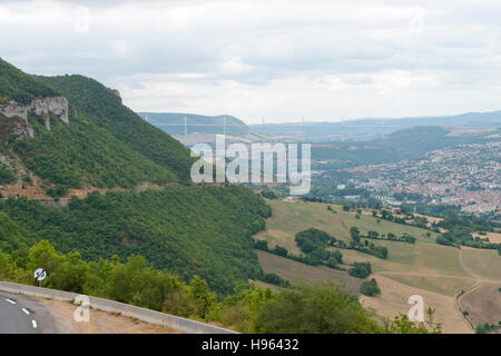 Viaduc de Millau und Brücke, Frankreich Stockfoto