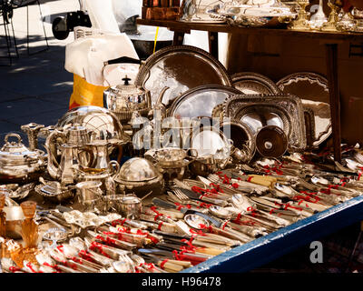 Silberwaren, Portobello Road Market, London Stockfoto