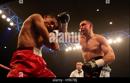 Johnny Garton gegen Geiboord Omier in Wembley SSE Arena, London. Stockfoto