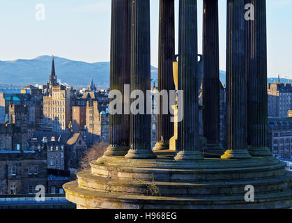 UK, Schottland, Edinburgh, Calton Hill, Blick auf das Dugald Stewart Monument. Stockfoto