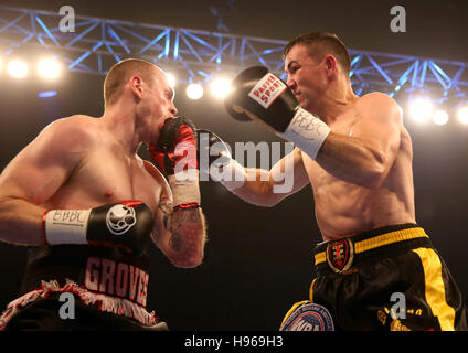 George Groves gegen Eduard Gutknecht in der SSE-Arena Wembley, London. Stockfoto