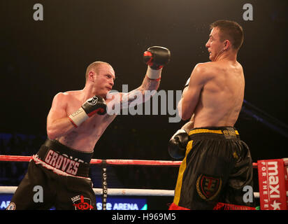 George Groves gegen Eduard Gutknecht in der SSE-Arena Wembley, London. Stockfoto